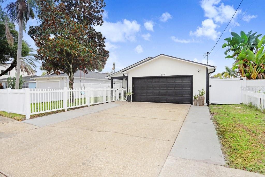 MAC FARLANE PARK - Residential Lease