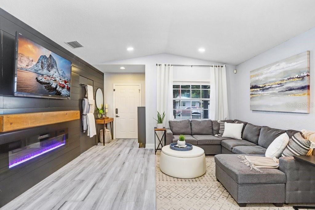 MAC FARLANE PARK - Residential Lease