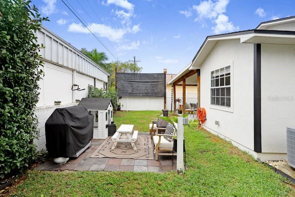 MAC FARLANE PARK - Residential Lease