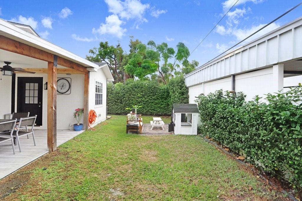 MAC FARLANE PARK - Residential Lease