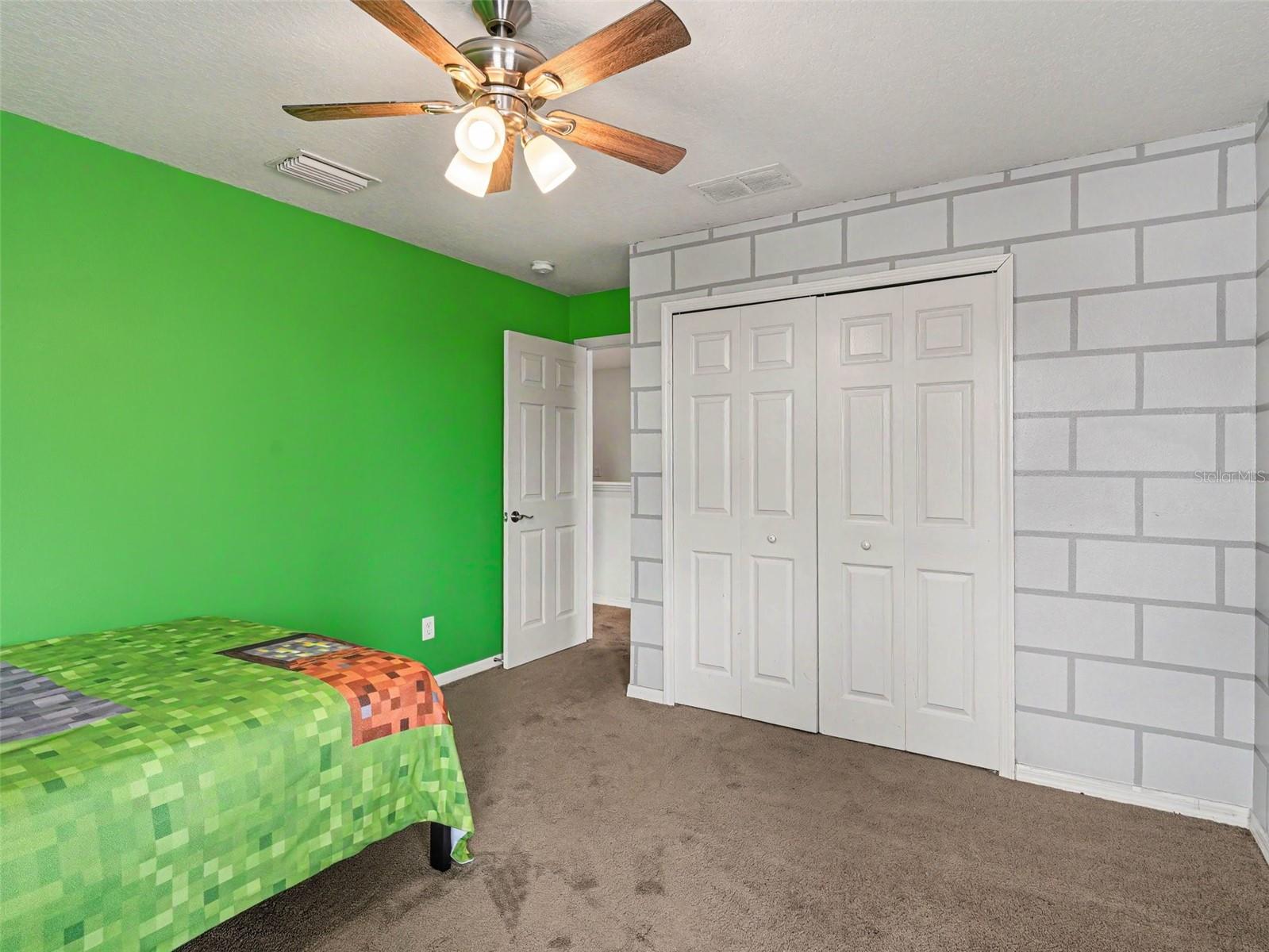 VILLAGES/PINE TREE SPRUCE PINE - Residential