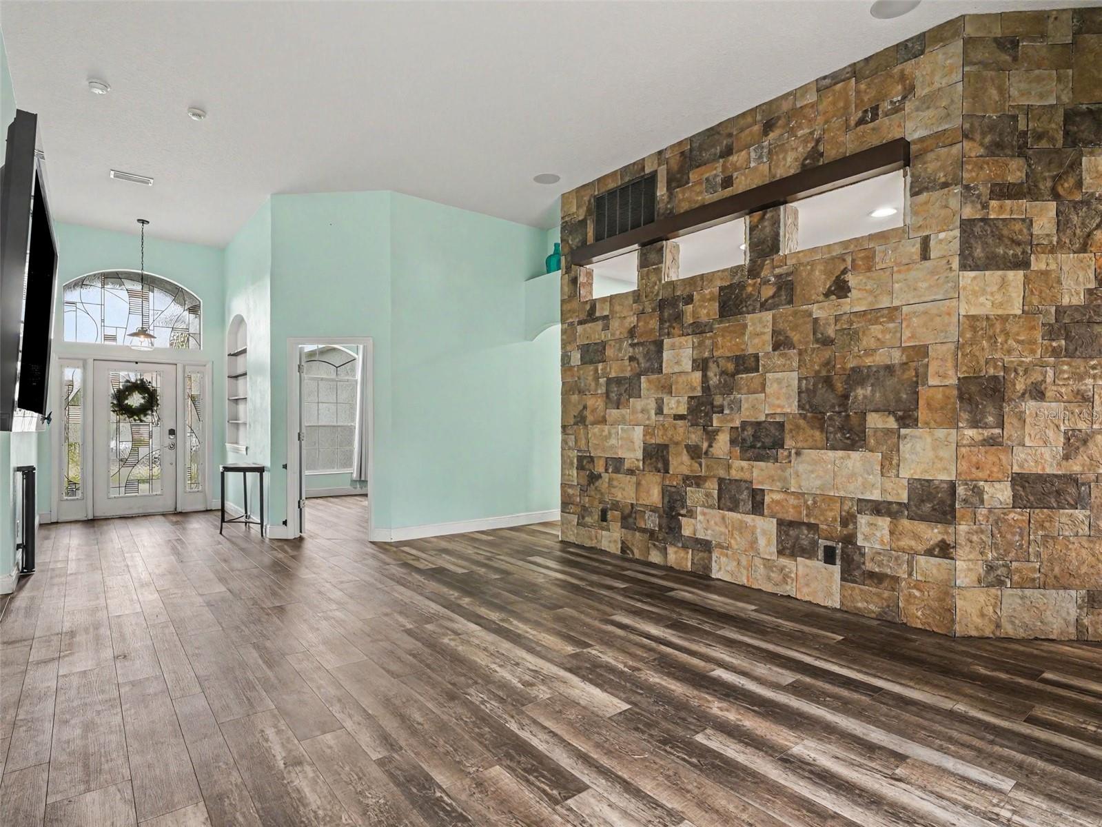 VILLAGES/PINE TREE SPRUCE PINE - Residential