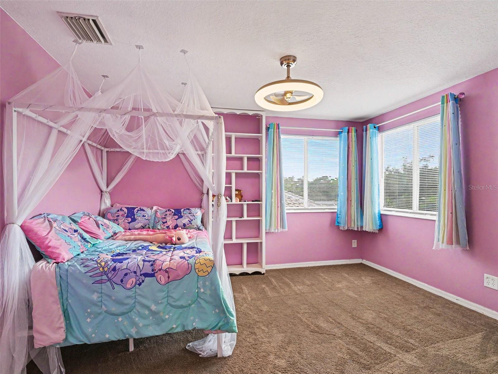 VILLAGES/PINE TREE SPRUCE PINE - Residential