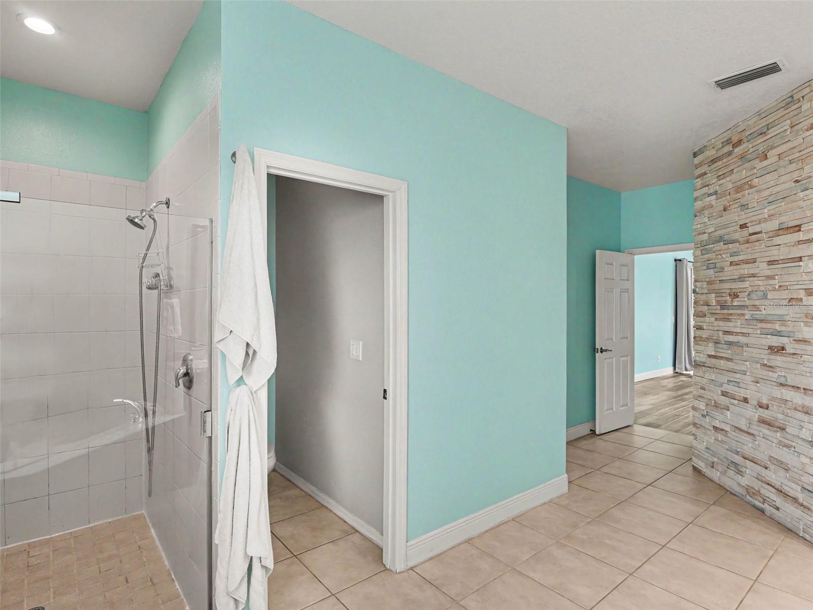 VILLAGES/PINE TREE SPRUCE PINE - Residential