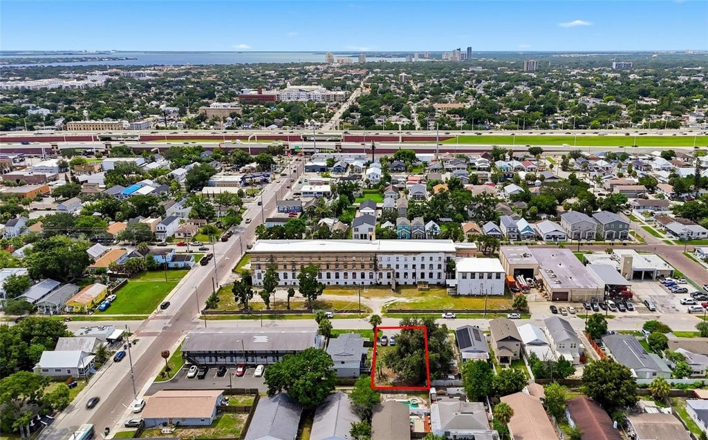 Photo of 2517 W Spruce Street, Tampa, FL 33607 (MLS # O6443719)