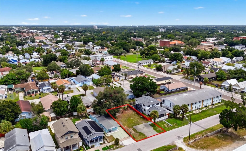 Photo of 2517 W Spruce Street, Tampa, FL 33607 (MLS # O6443719)