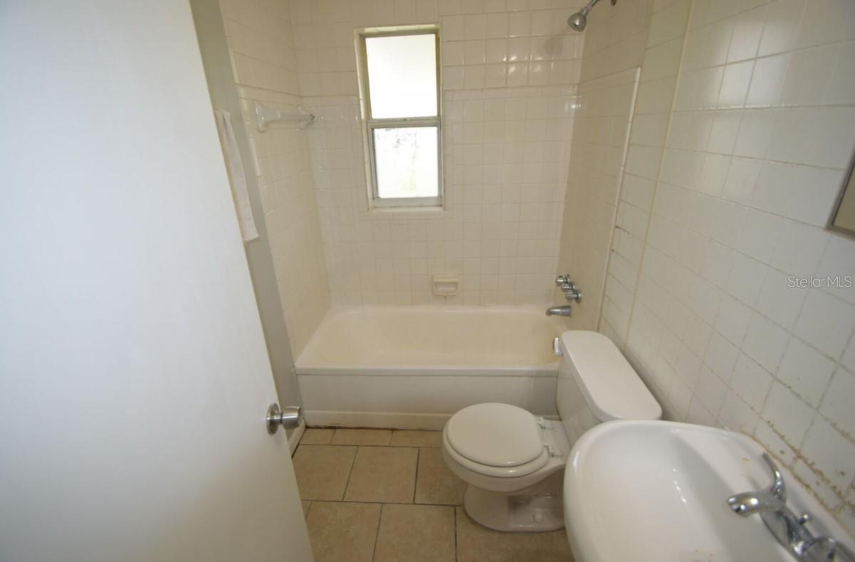 LANGER CENTRAL HEIGHTS - Residential Lease