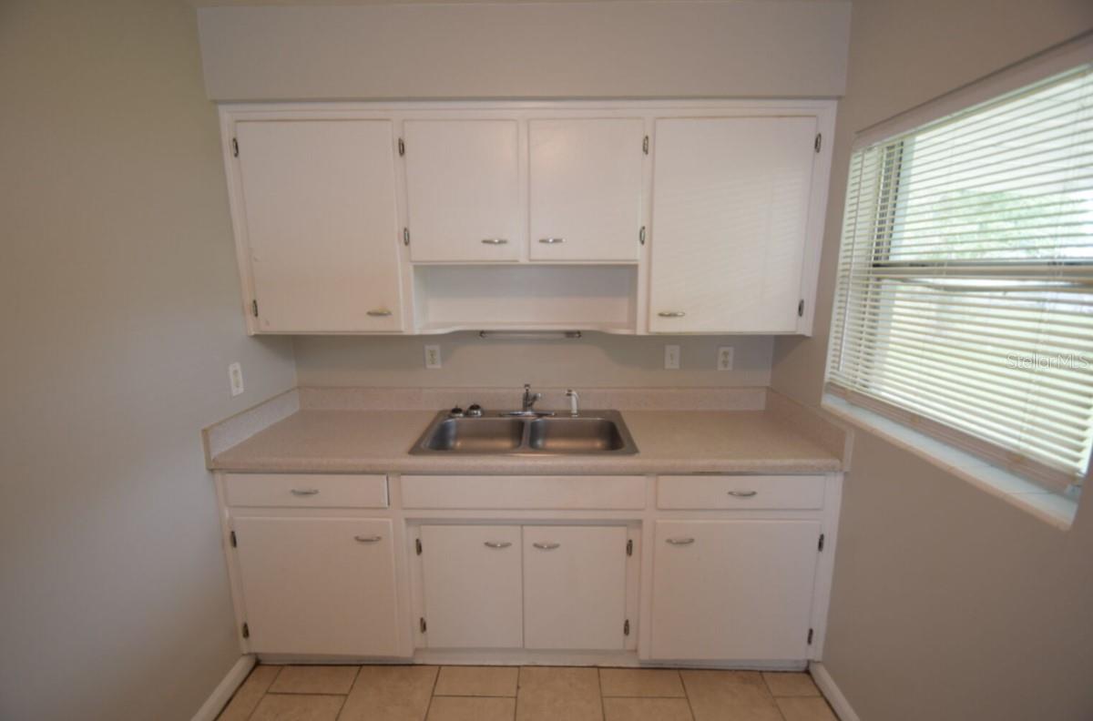 LANGER CENTRAL HEIGHTS - Residential Lease