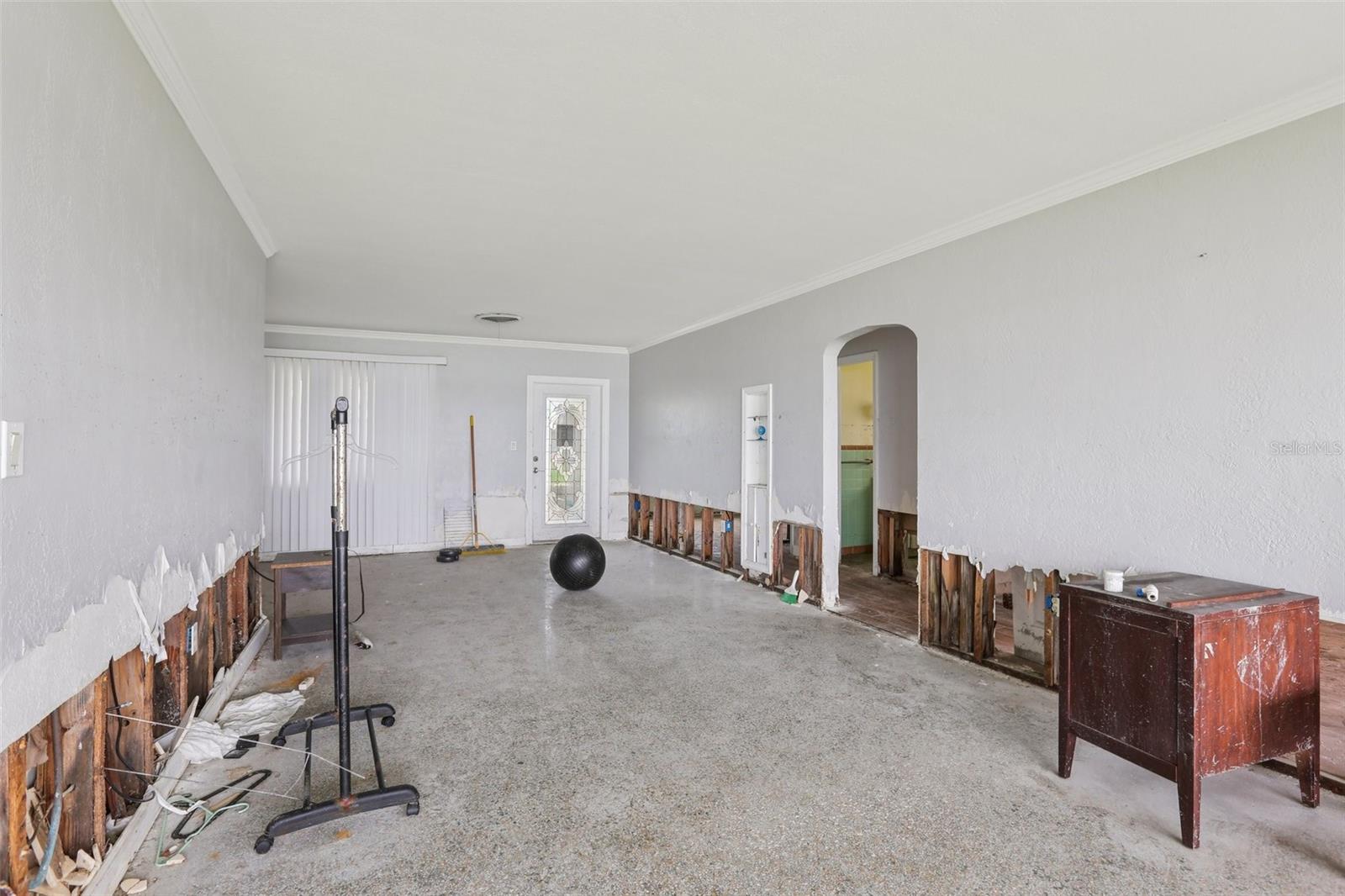 16033 REDINGTON DRIVE