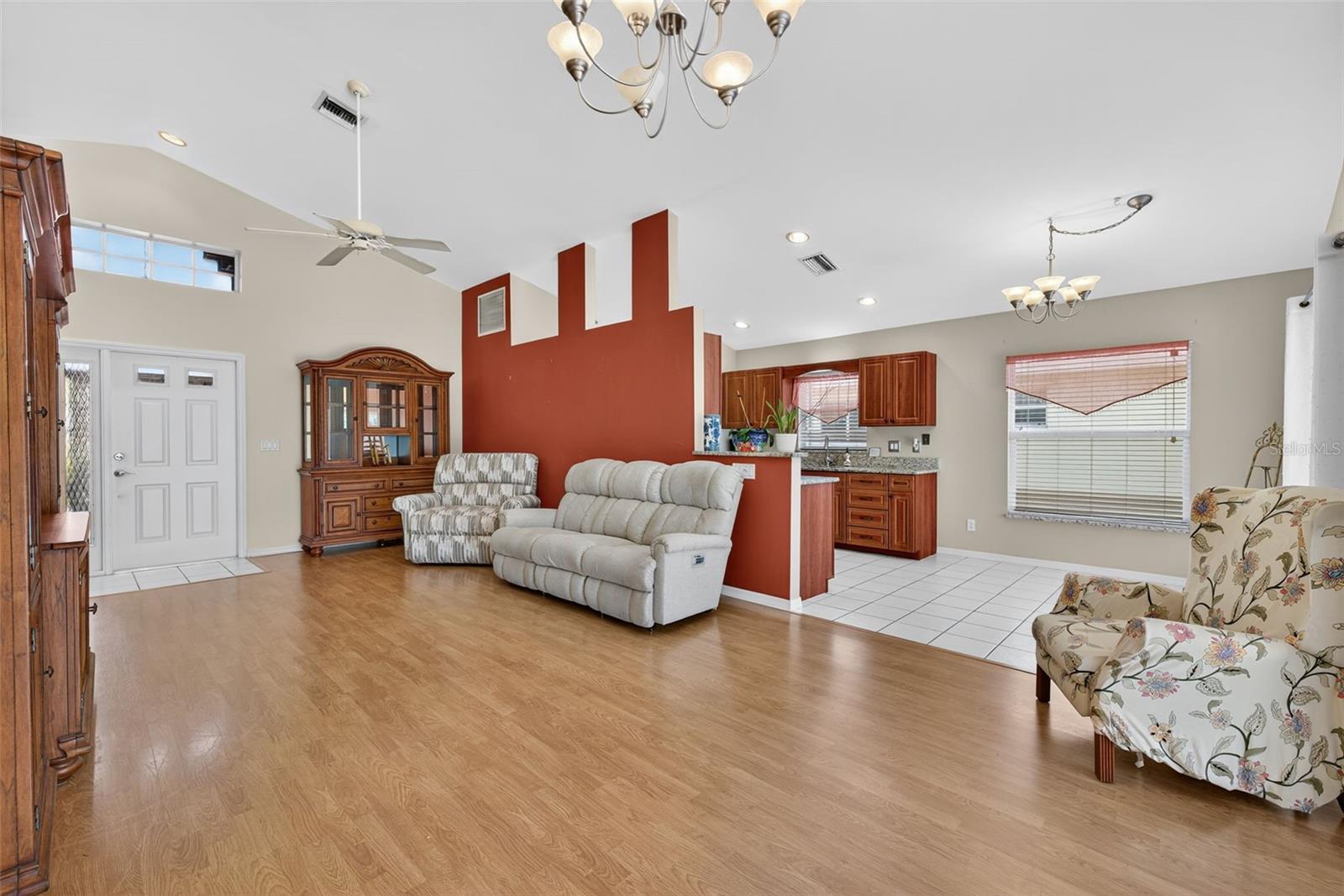 SABAL SPGS GOLF & RACQUET CLUB - Residential