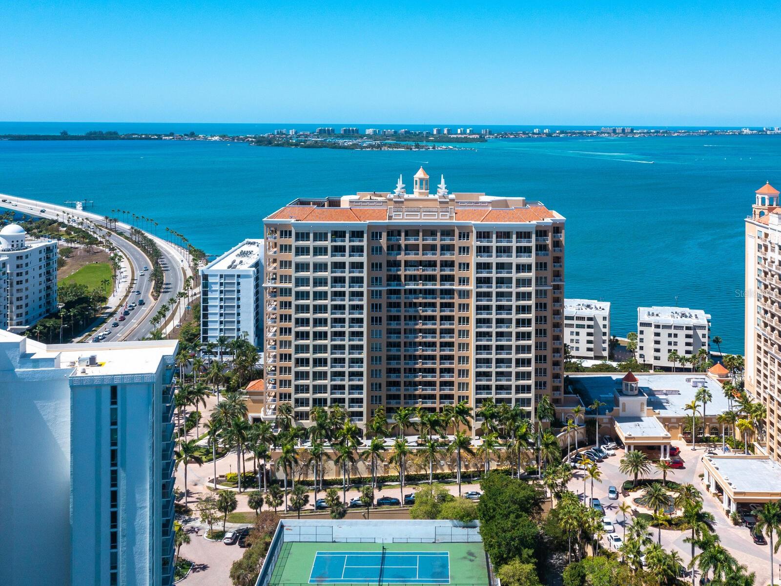 THE TOWER RESIDENCES - Residential