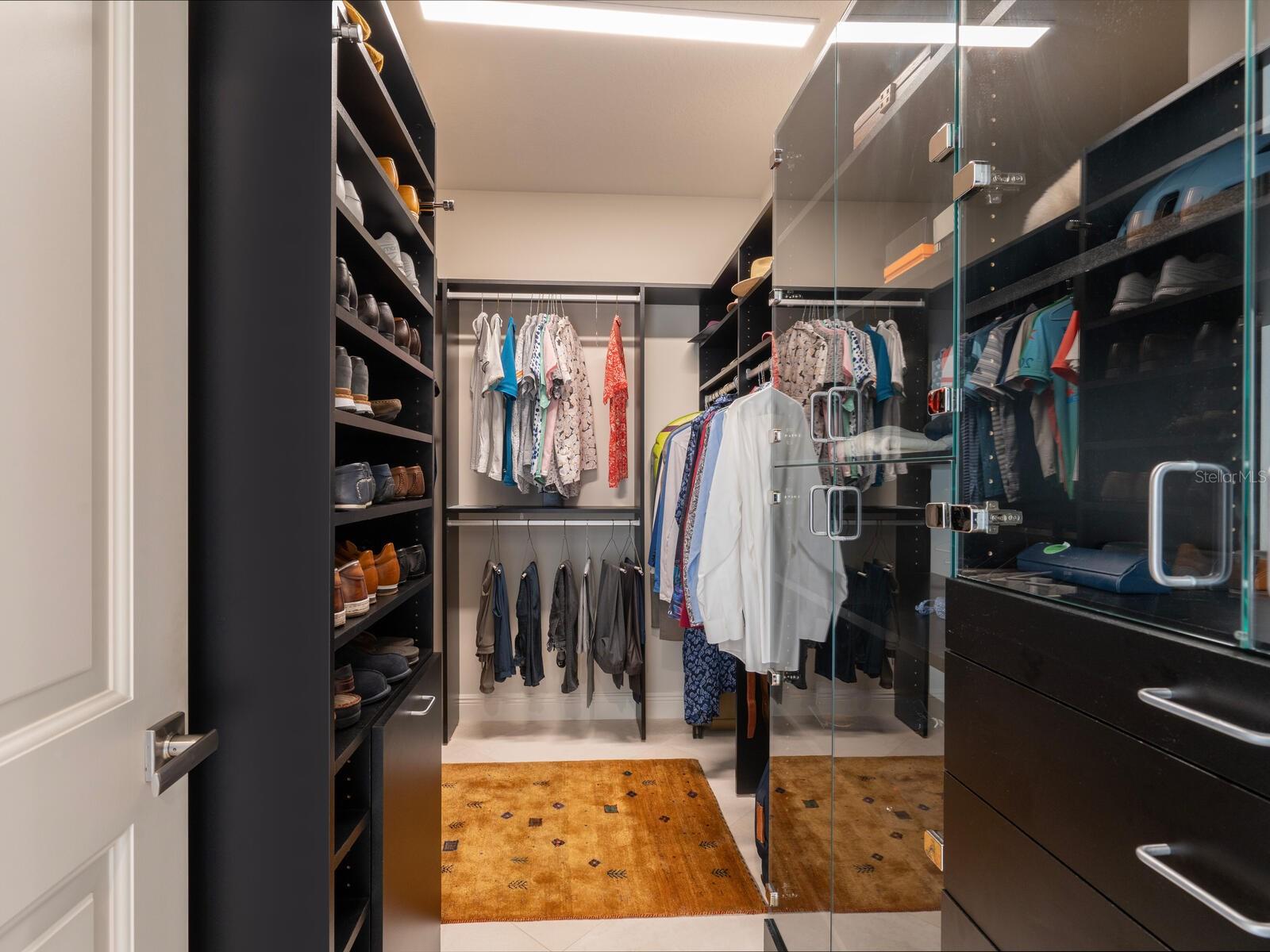 THE TOWER RESIDENCES - Residential