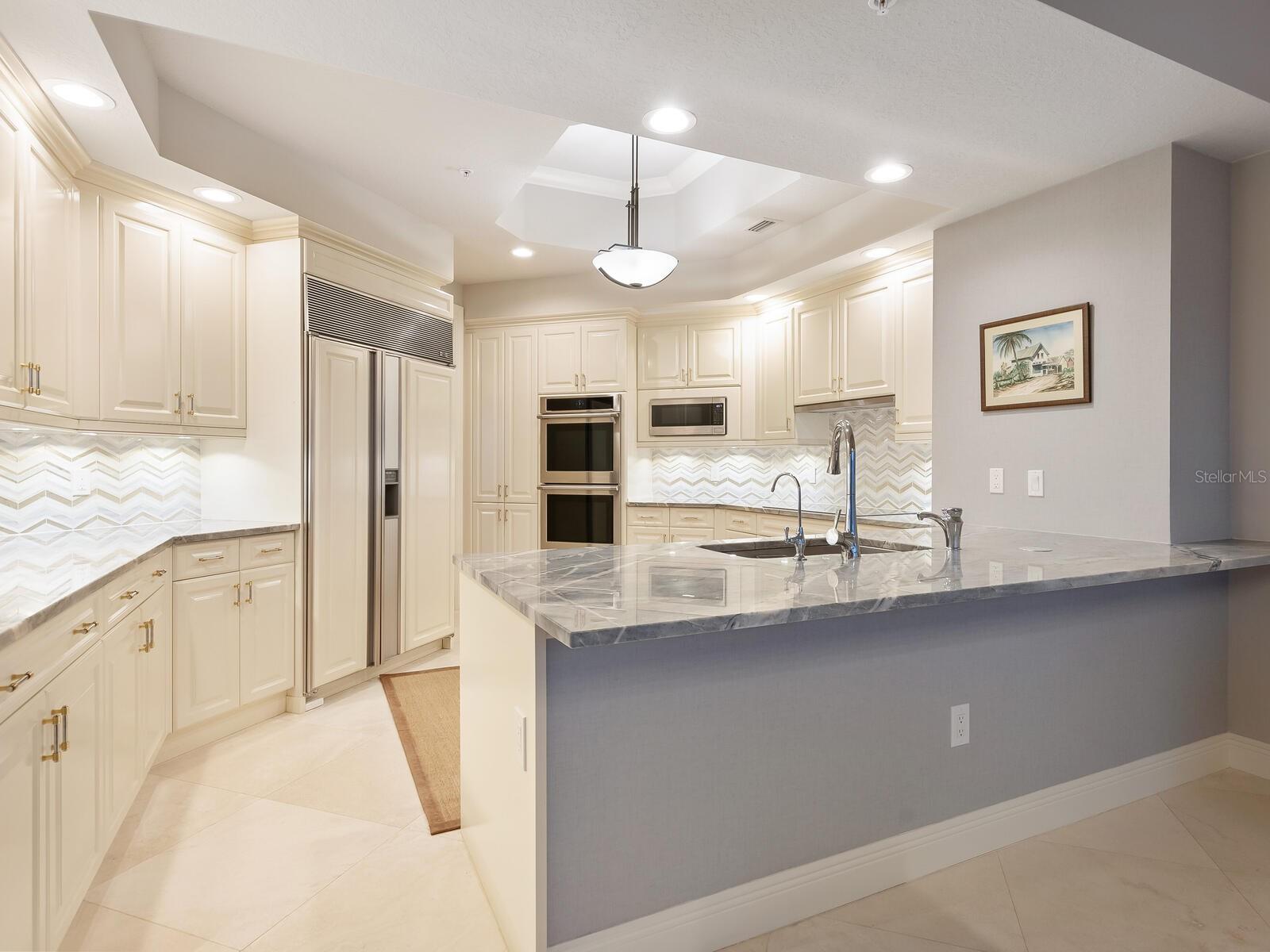 THE TOWER RESIDENCES - Residential