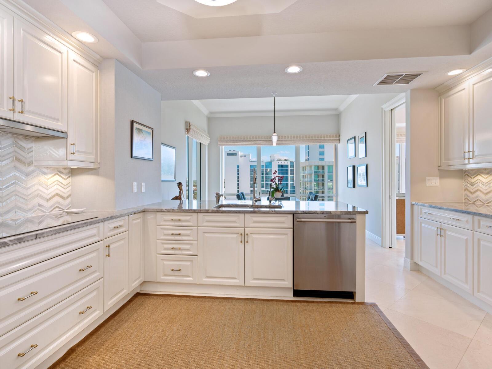 THE TOWER RESIDENCES - Residential