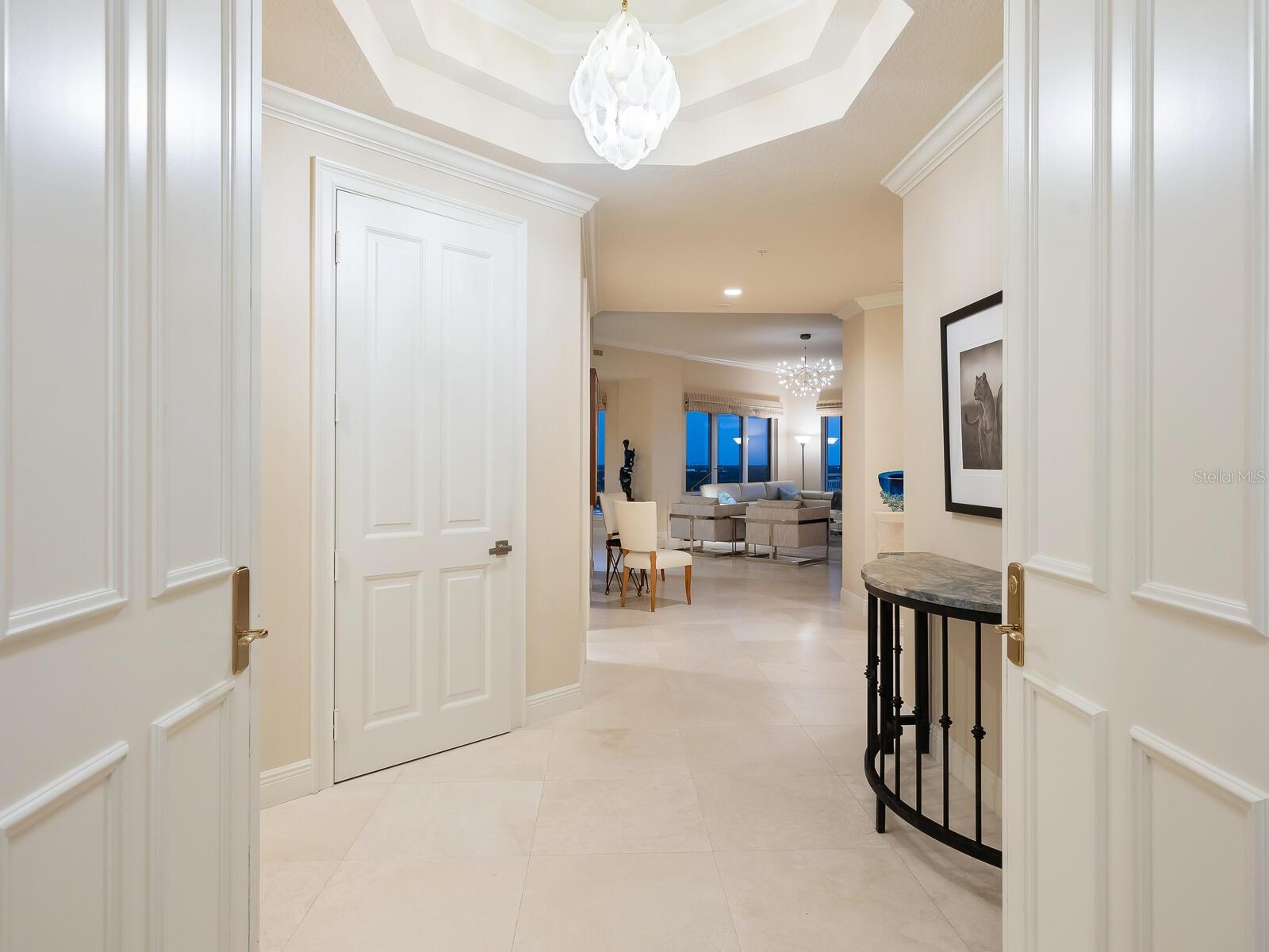 THE TOWER RESIDENCES - Residential