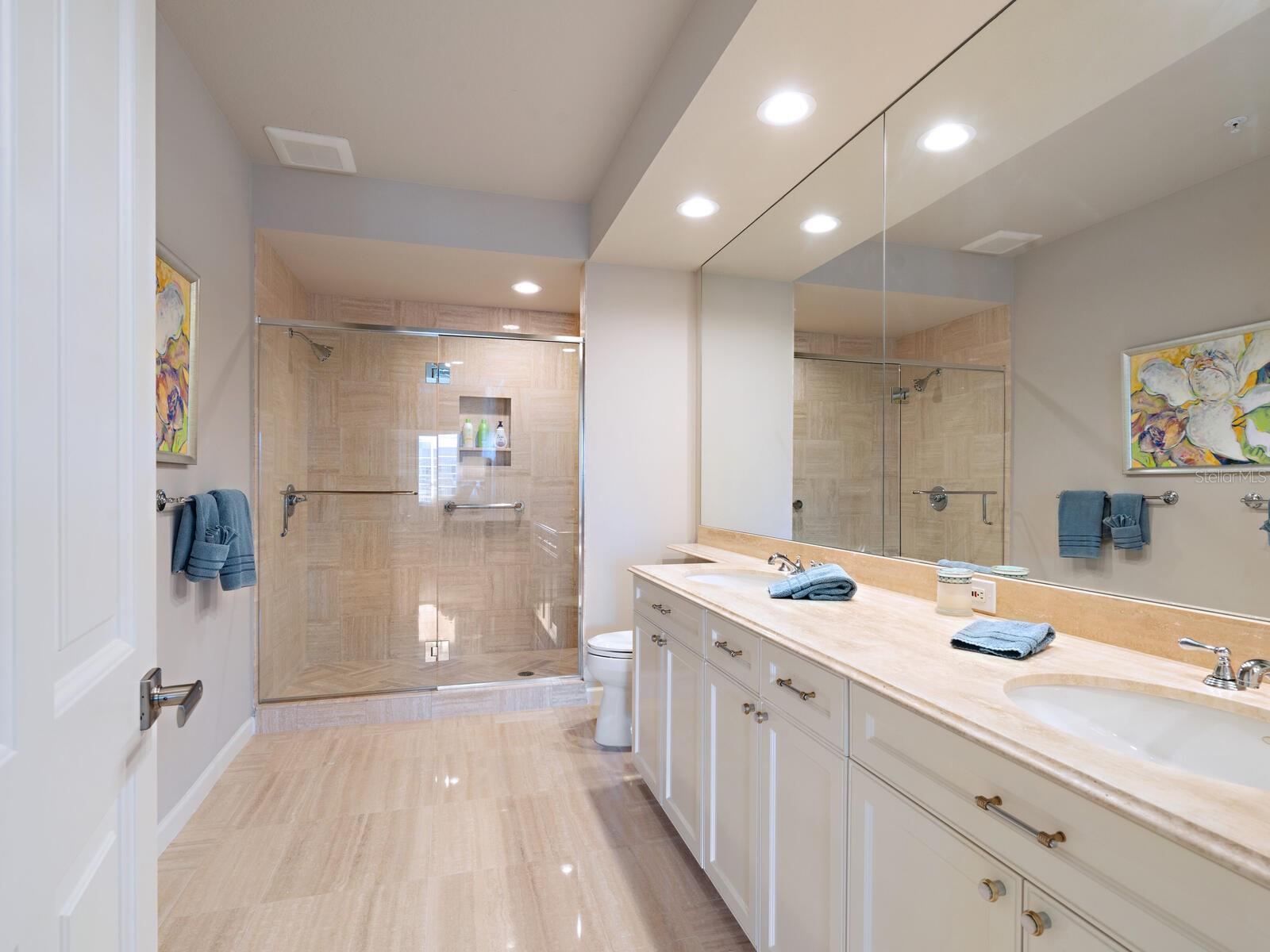 THE TOWER RESIDENCES - Residential