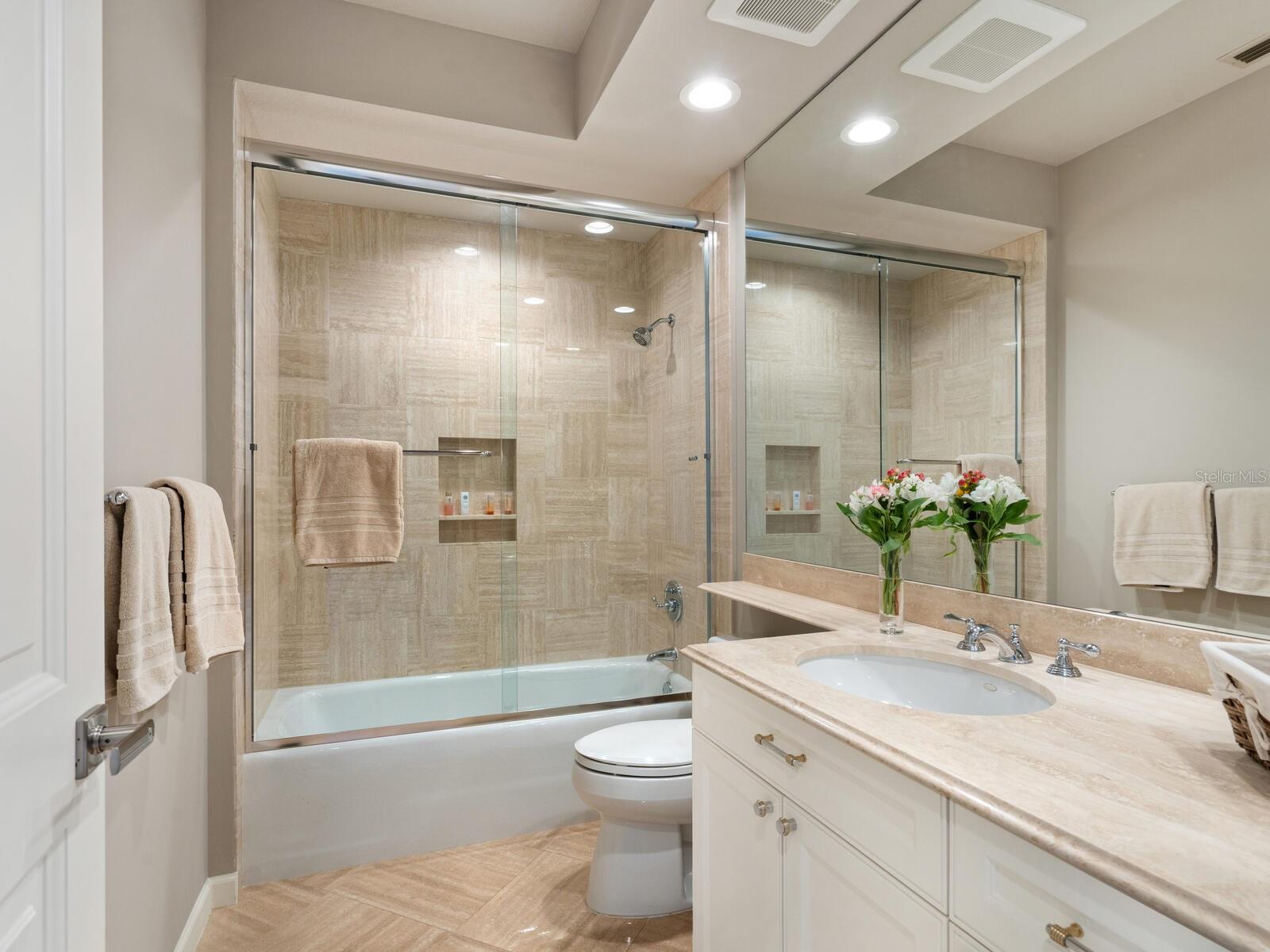 THE TOWER RESIDENCES - Residential