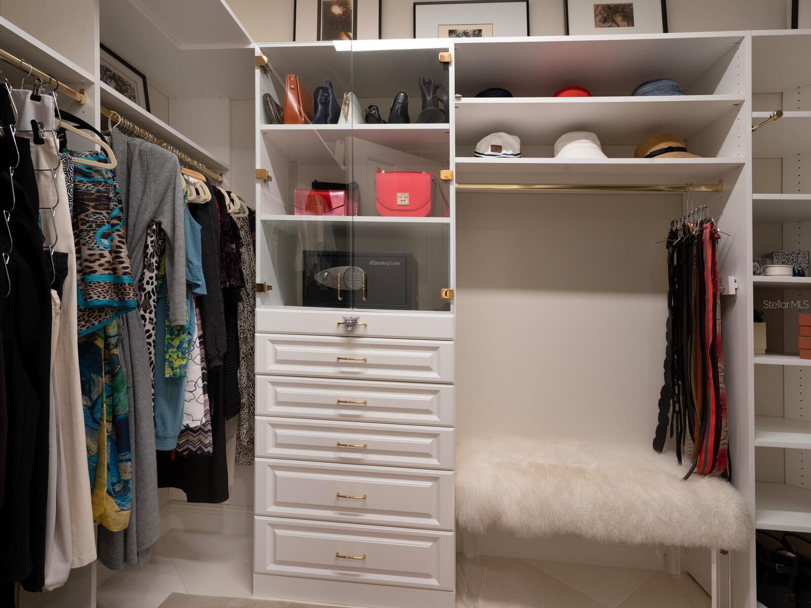 THE TOWER RESIDENCES - Residential