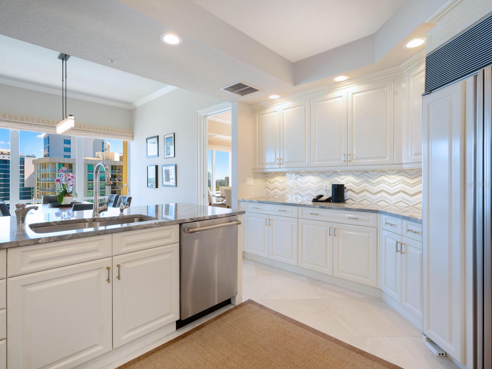 THE TOWER RESIDENCES - Residential