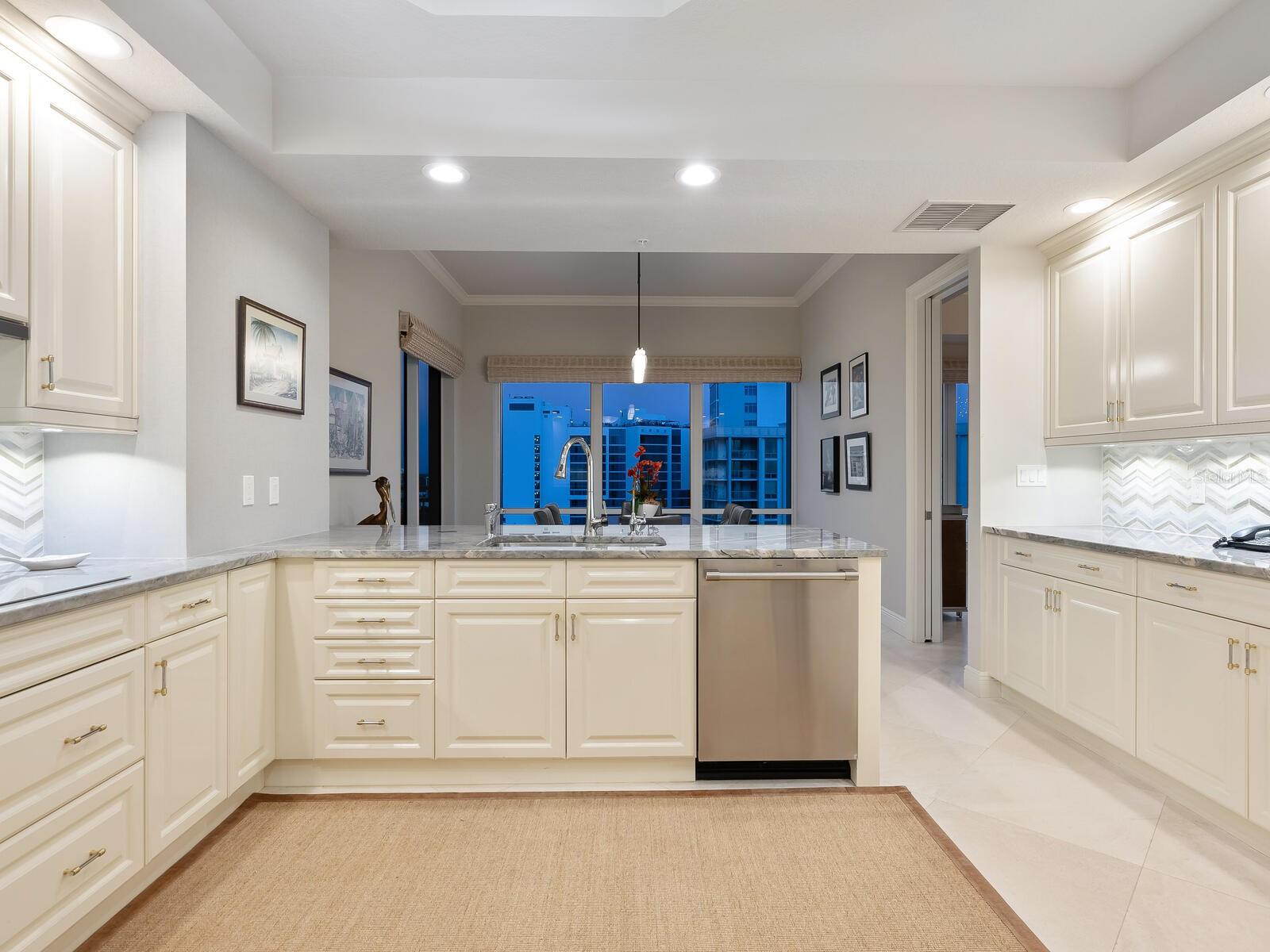 THE TOWER RESIDENCES - Residential