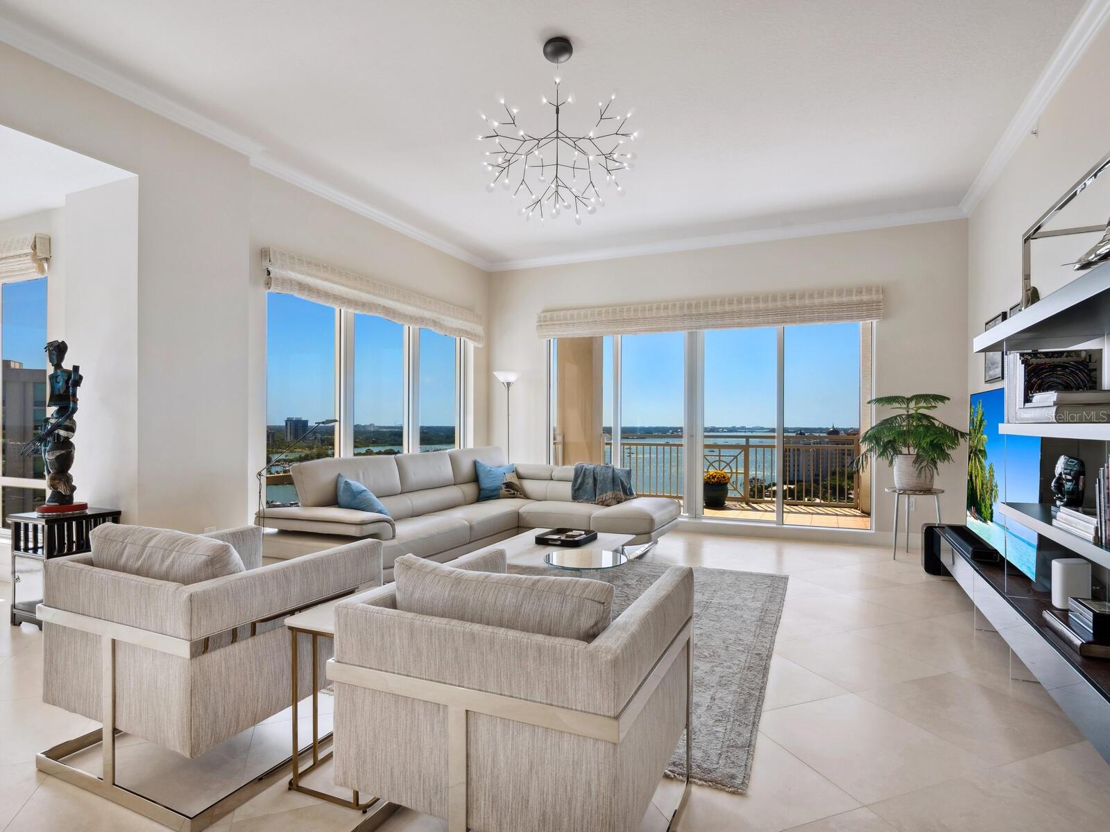 THE TOWER RESIDENCES - Residential