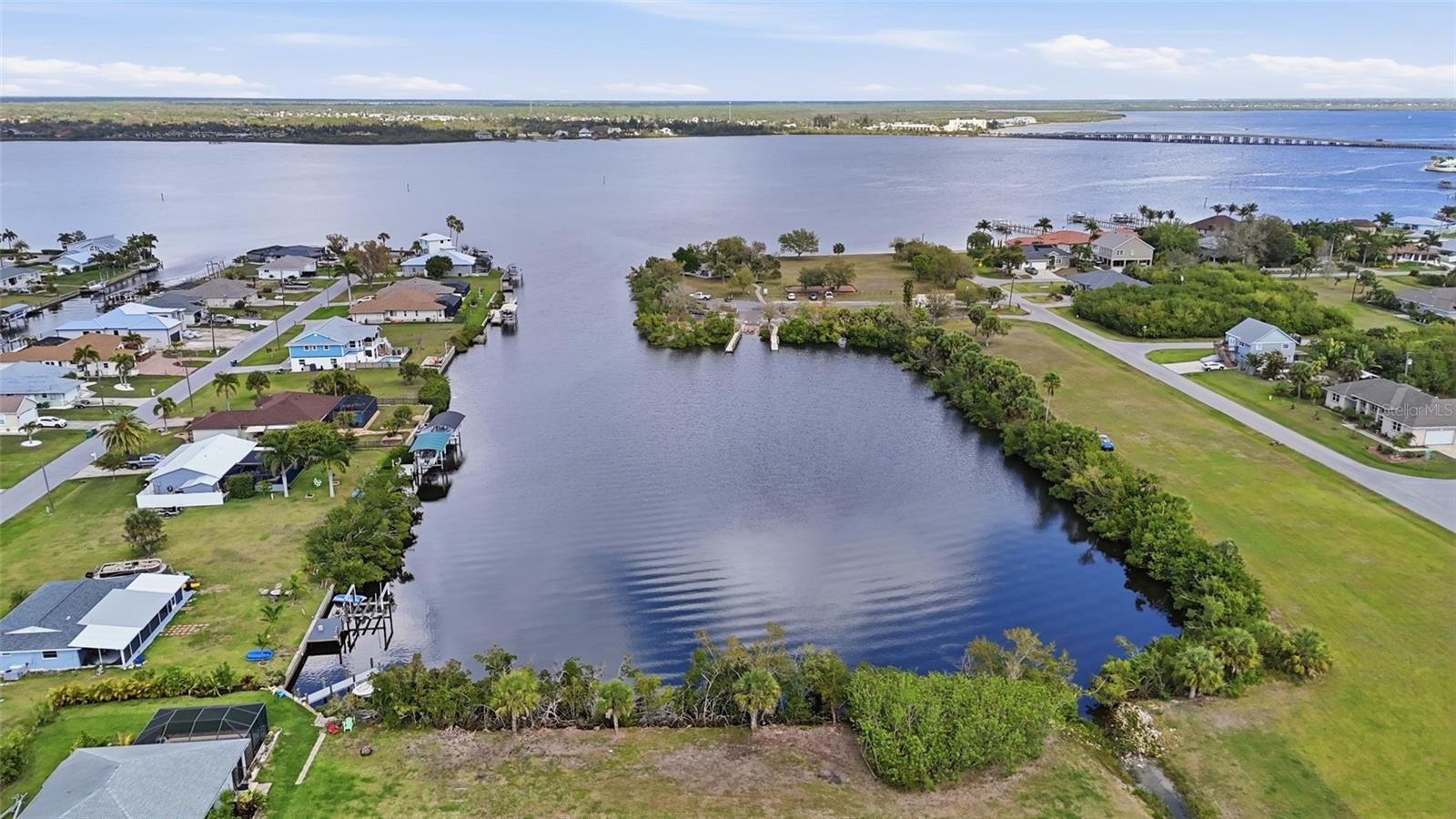 GULF COVE - Residential