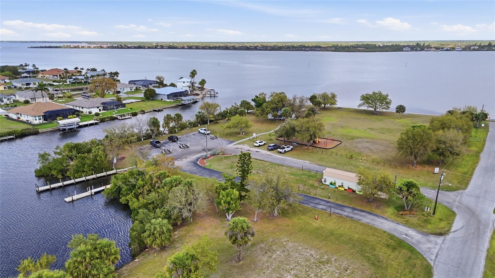 GULF COVE - Residential