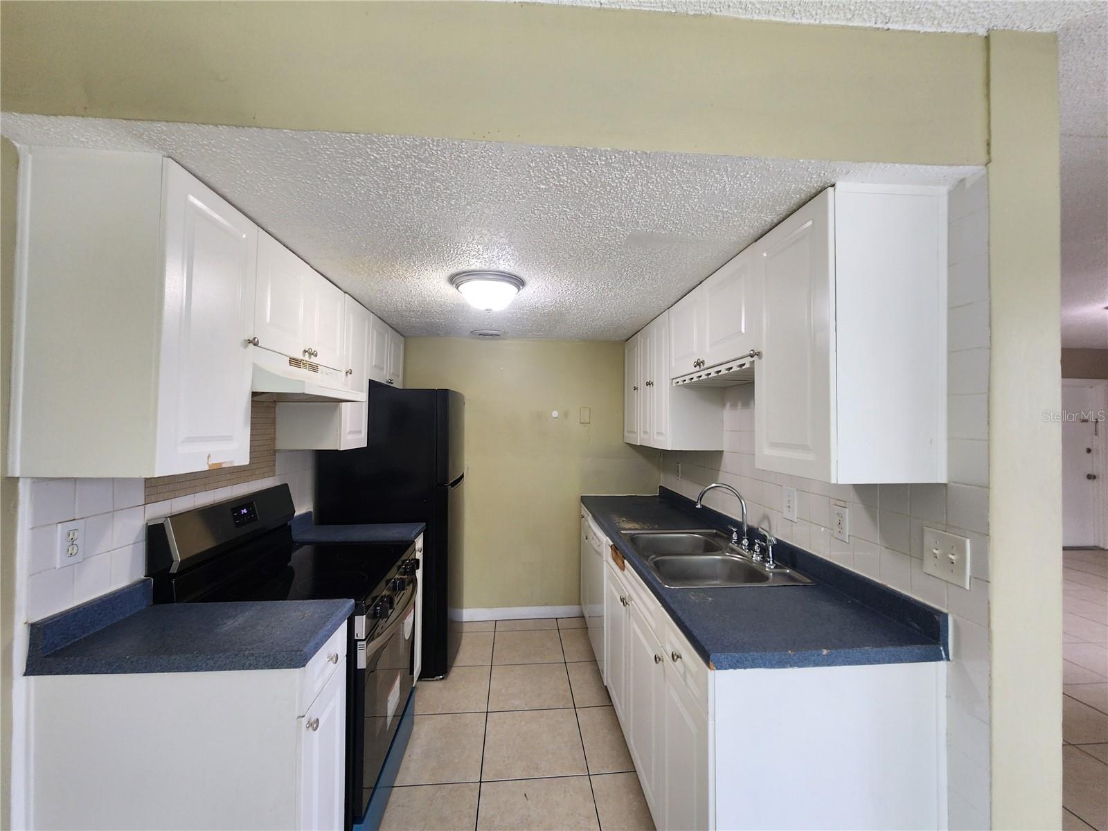 HACIENDA DEL SOL CONDO - Residential