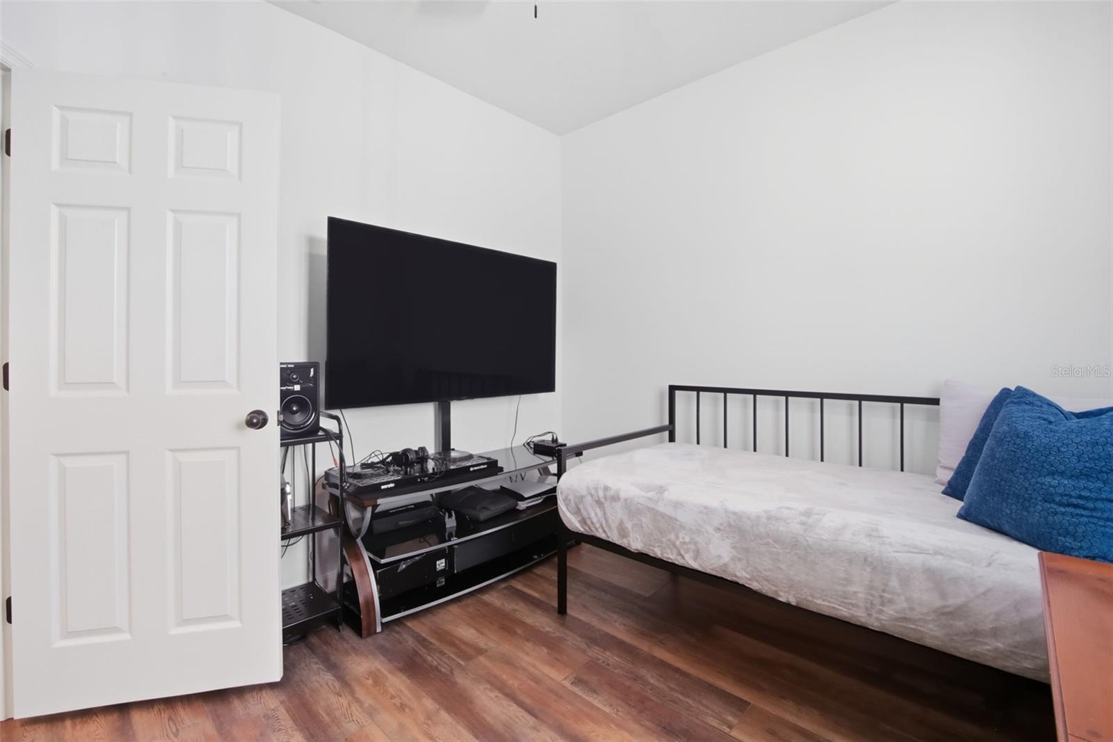 AVALON PARK WEST PRCL E PH 1 - Residential