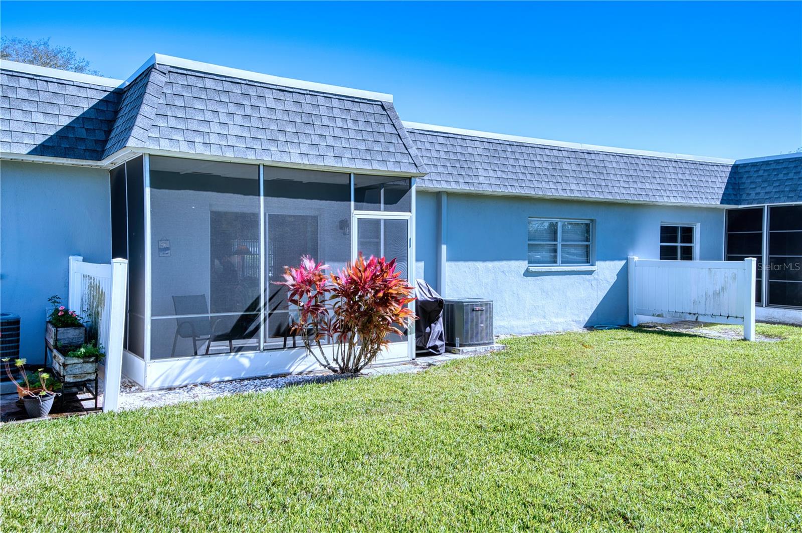 CORTEZ VILLAS CONDO 5 PH B - Residential