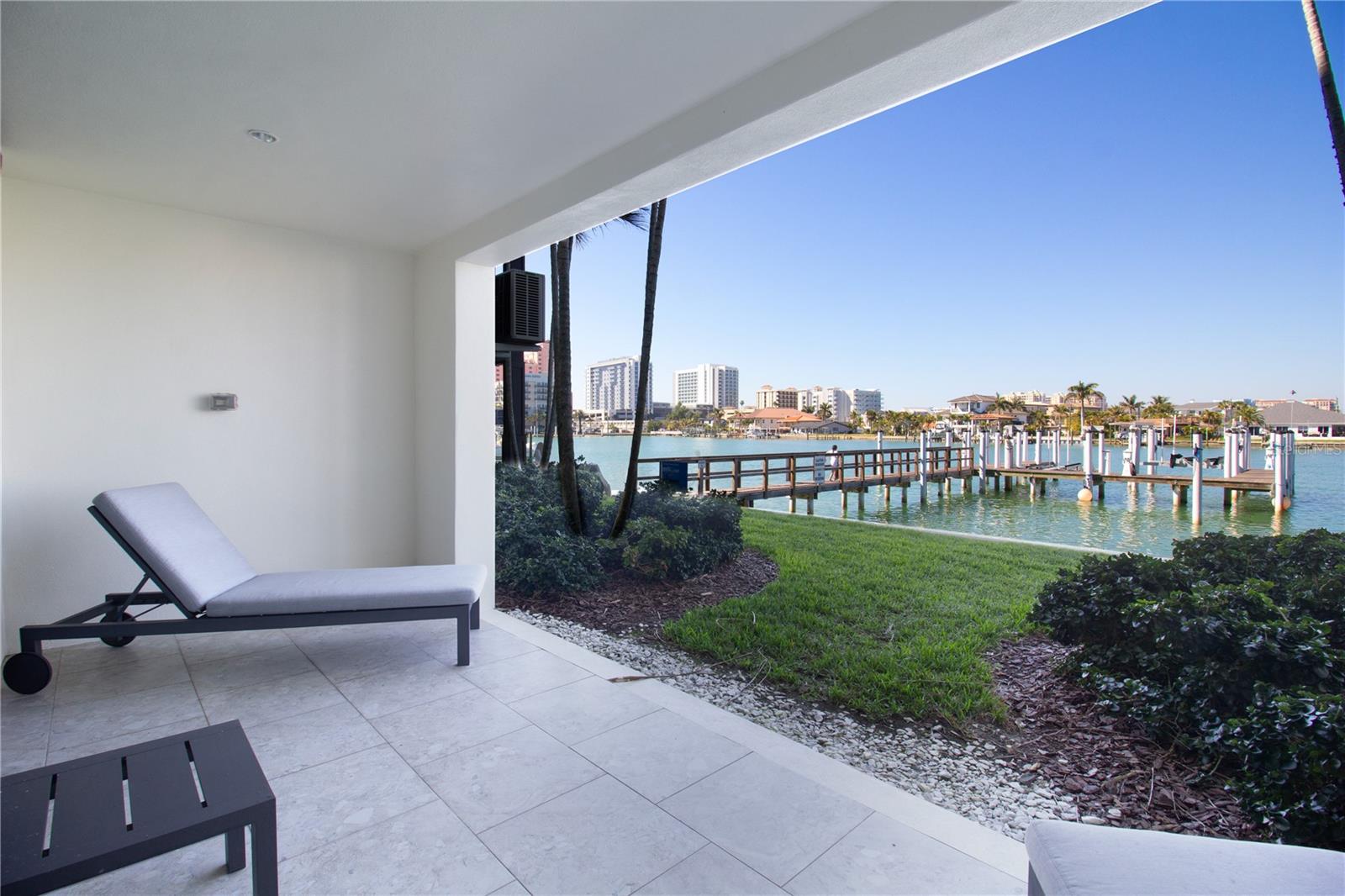 BRIGHTWATER BLUE TWNHMS - Residential