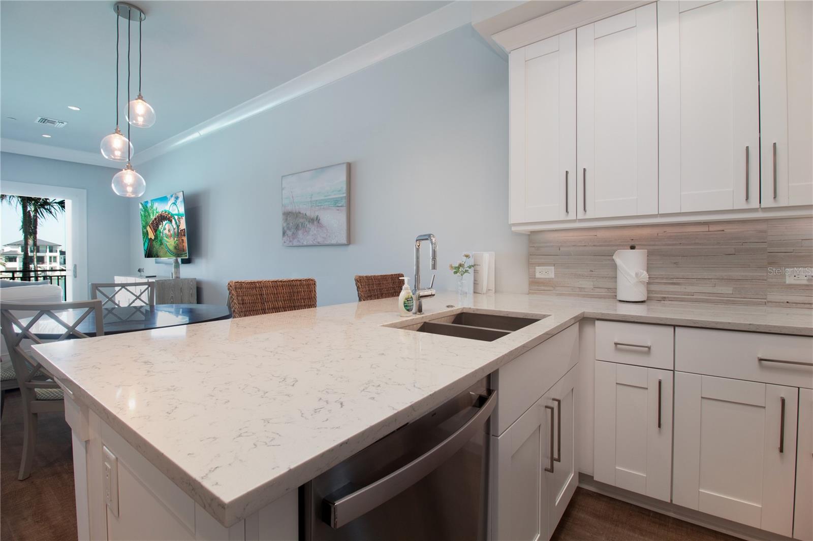 BRIGHTWATER BLUE TWNHMS - Residential