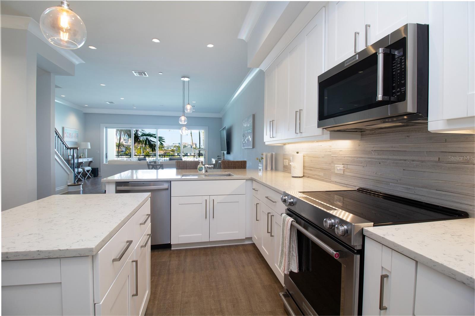 BRIGHTWATER BLUE TWNHMS - Residential