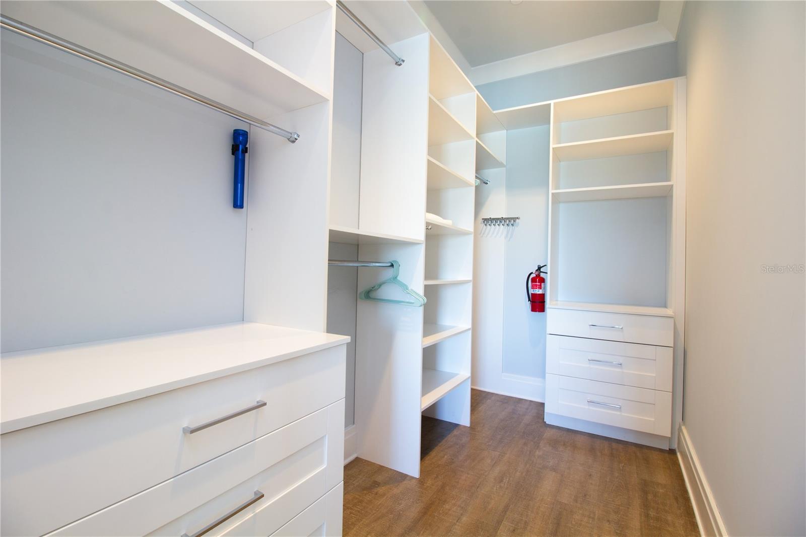 BRIGHTWATER BLUE TWNHMS - Residential