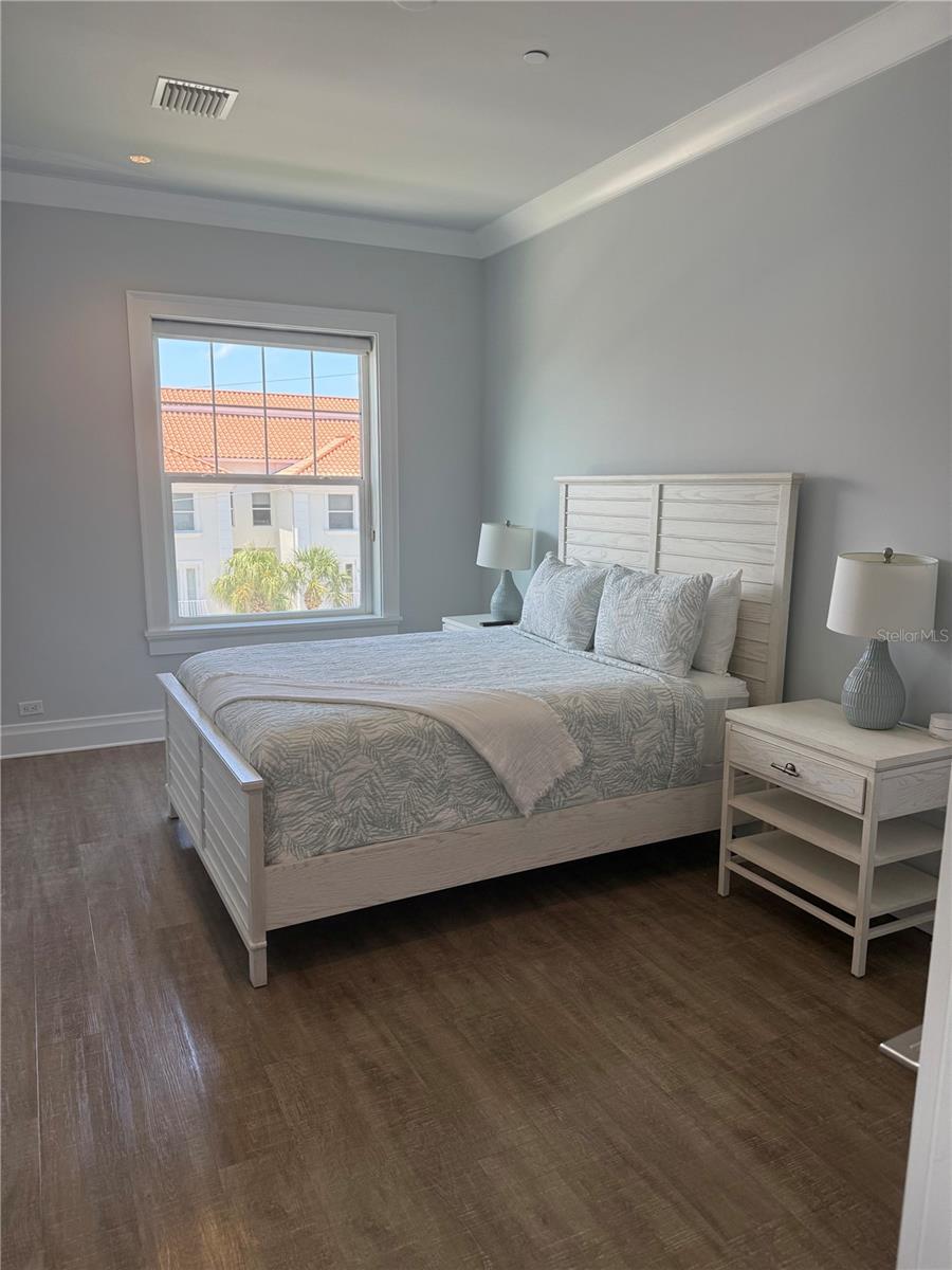 Experience the pinnacle of waterfront living in this stunning three-st – image 29