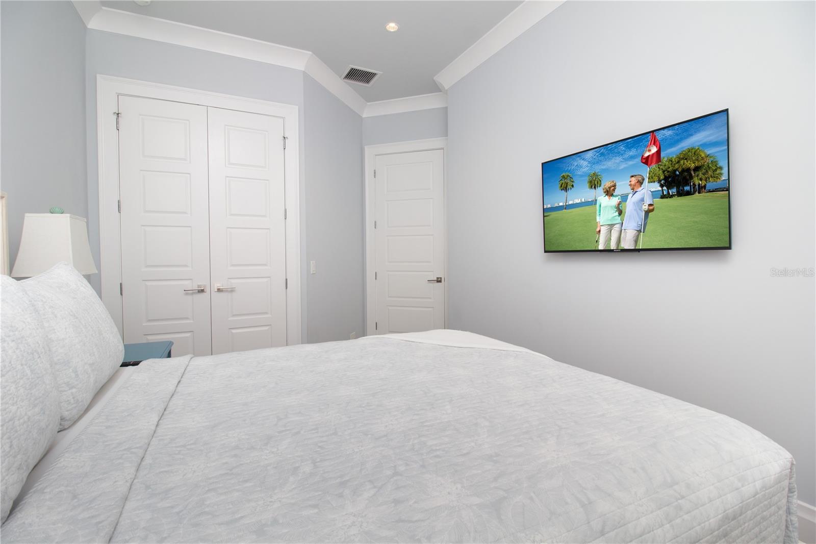 BRIGHTWATER BLUE TWNHMS - Residential