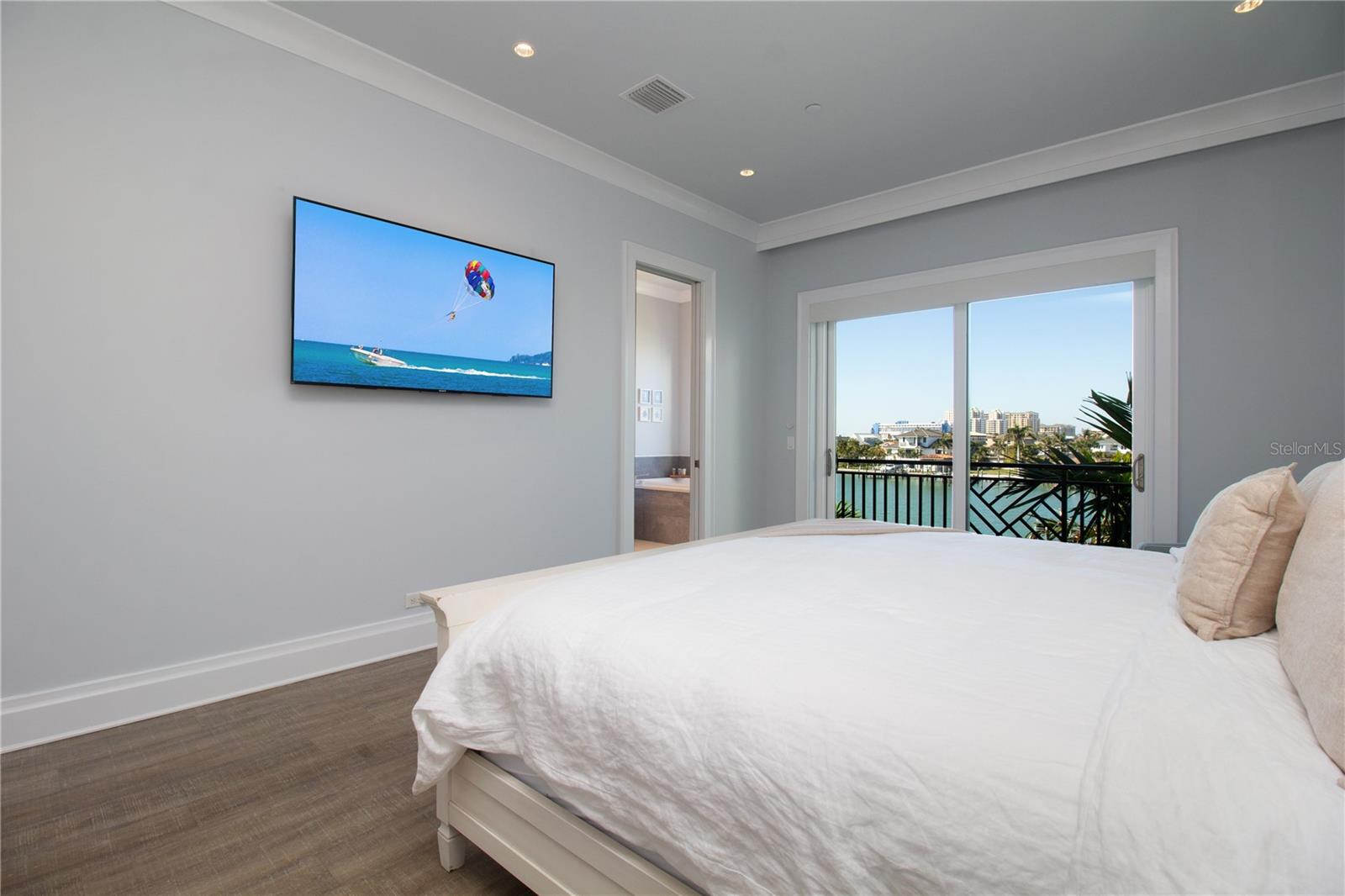 BRIGHTWATER BLUE TWNHMS - Residential