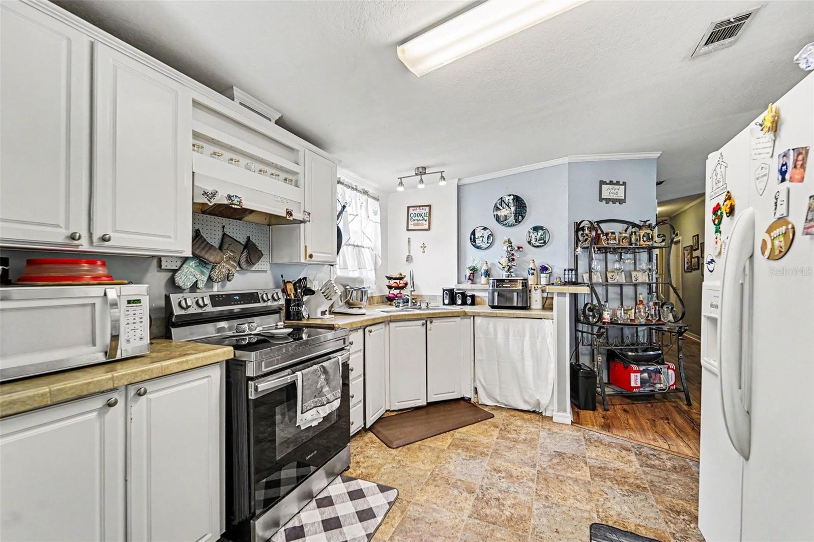 38030 LAWANDA LOOP