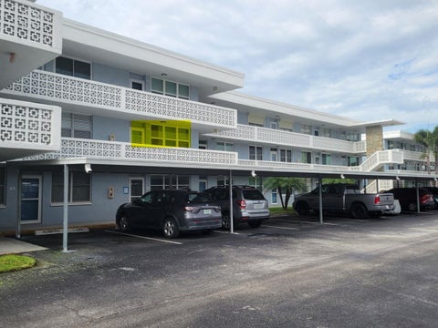 Photo of 4880 Locust Street NE #235, St Petersburg, FL 33703 (MLS # TB8538928)