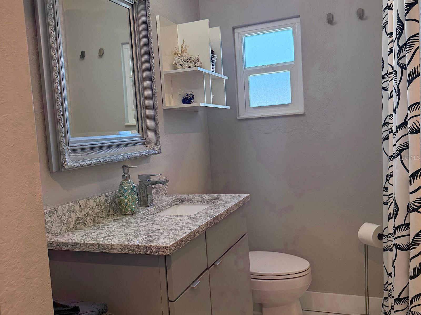 ROUSLYNN - Residential Lease