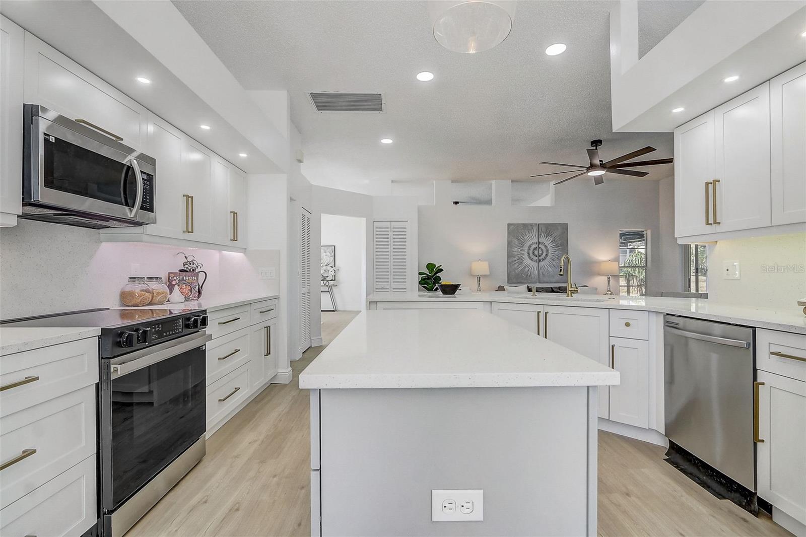 BUCKINGHAM AT LAKEVILLE OAKS PH 01 - Residential