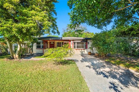 Photo of 7644 Arlene Avenue, Orlando, FL 32812 (MLS # O6343324)