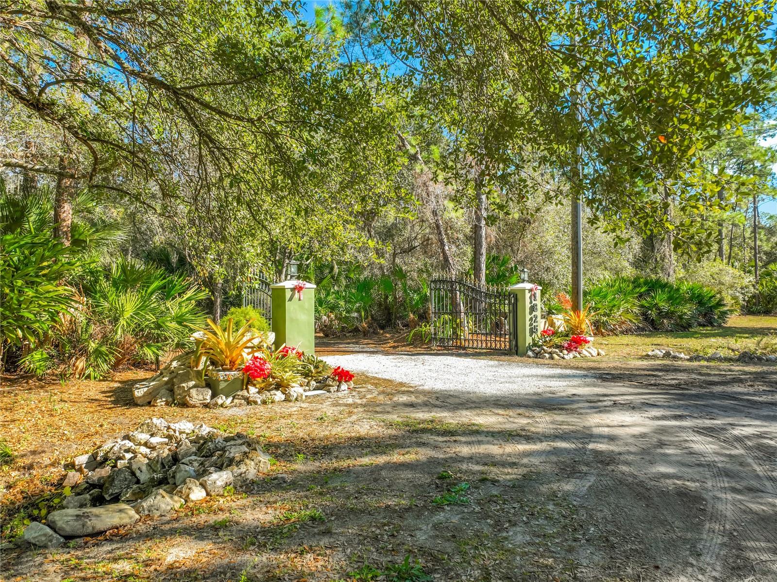 MULLET LAKE RETREAT 5 ACRE DEV - Residential