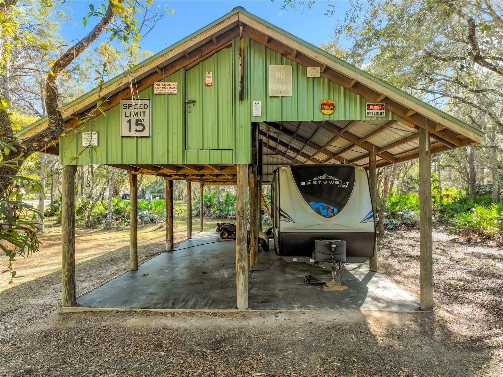 MULLET LAKE RETREAT 5 ACRE DEV - Residential