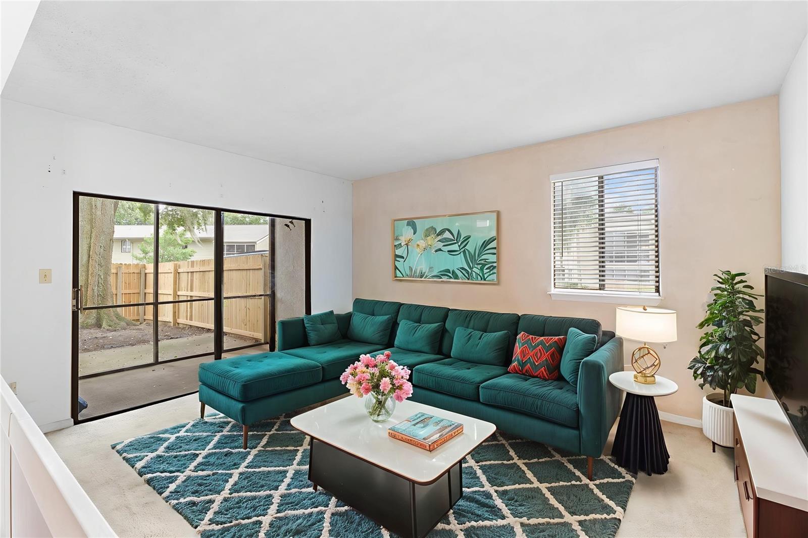 ERROL OAKS CONDO 01 - Residential