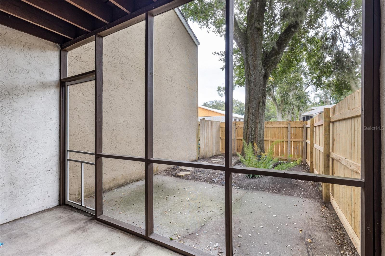 ERROL OAKS CONDO 01 - Residential