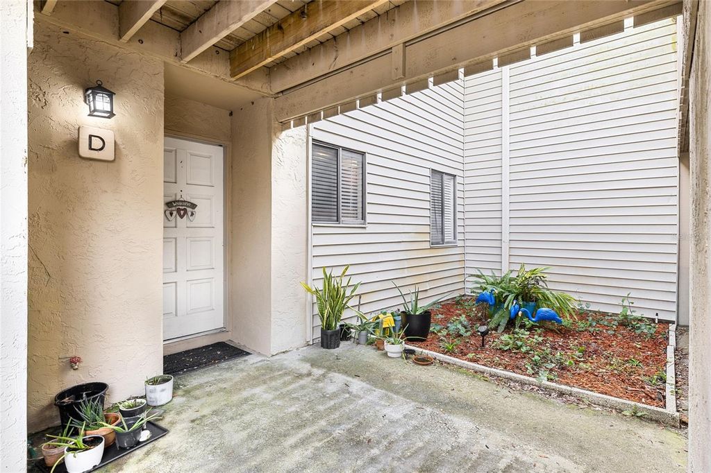 Photo of 1428 Oak Place #D, Apopka, FL 32712 (MLS # O6354393)