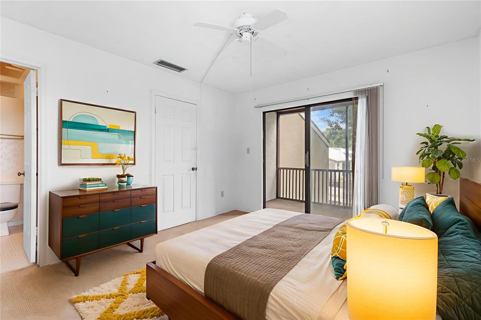 ERROL OAKS CONDO 01 - Residential