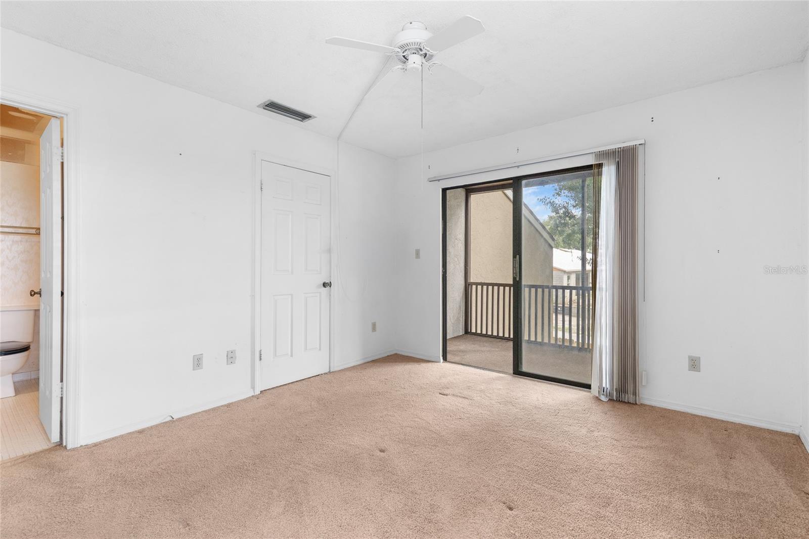 ERROL OAKS CONDO 01 - Residential