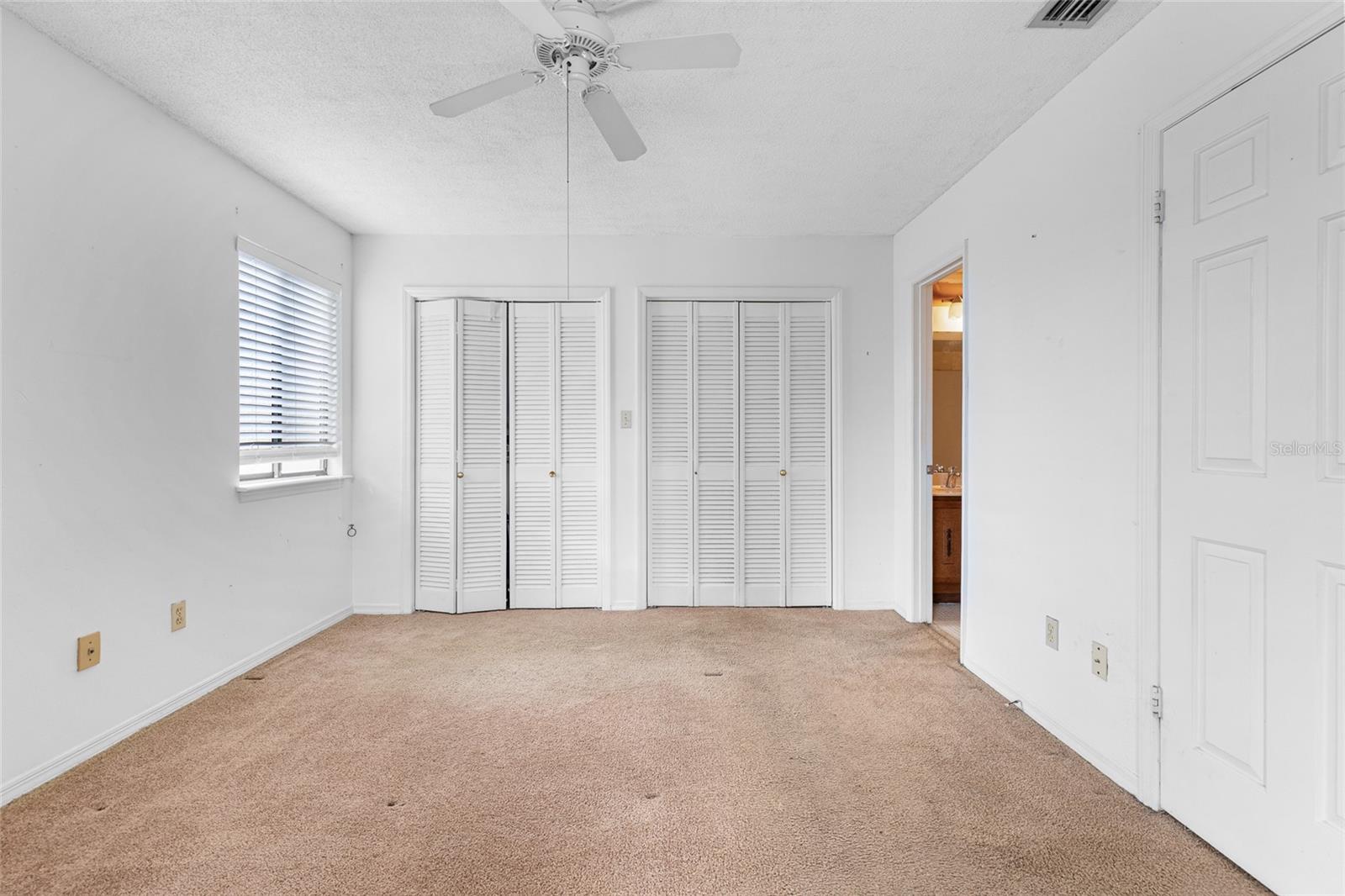 ERROL OAKS CONDO 01 - Residential